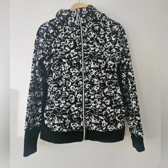 Lululemon Scuba Hoodie size 10 - Picture 3 of 8